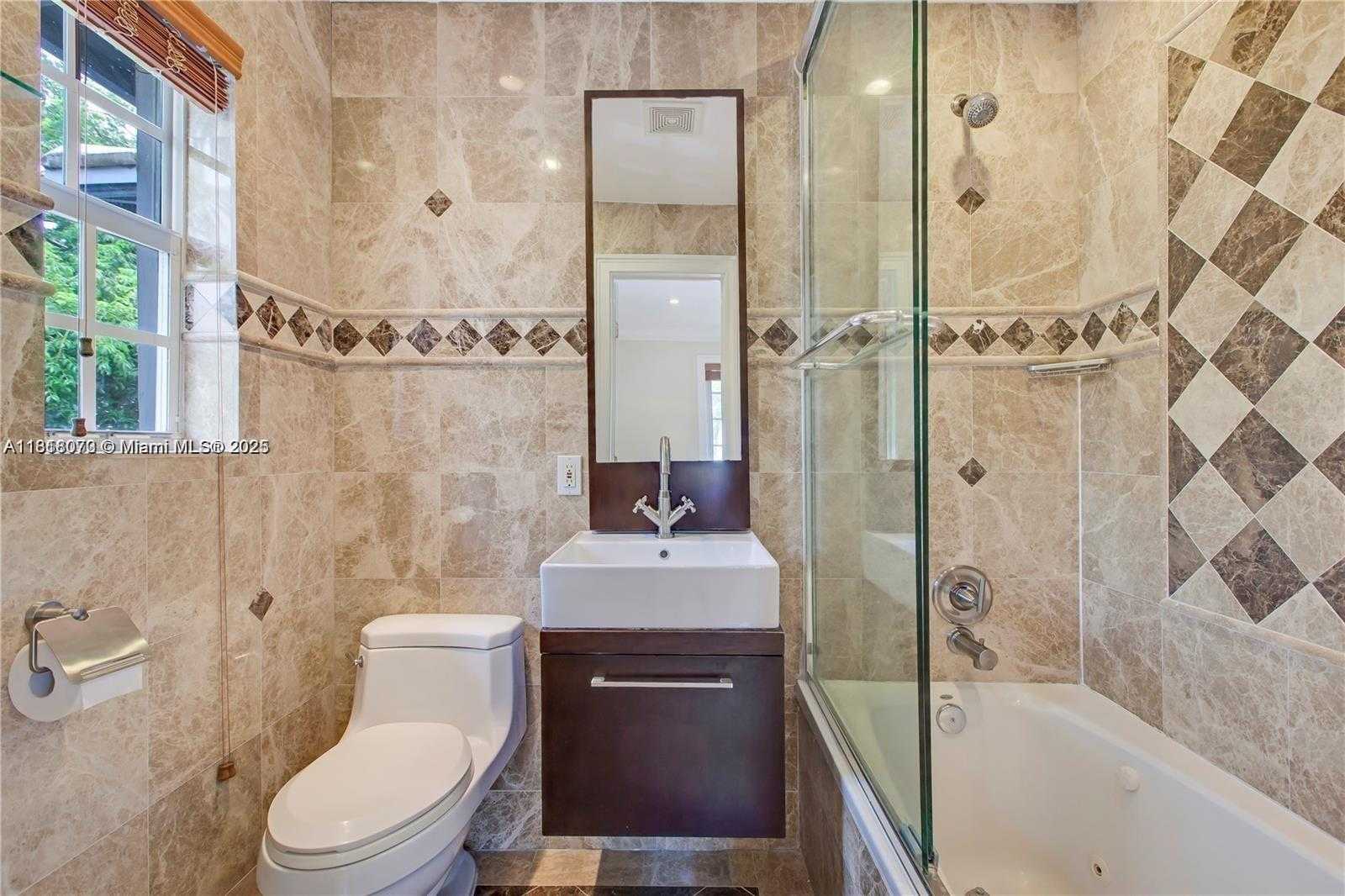 Small Image of 1551 WEST AVE #3, Miami Beach Number 20