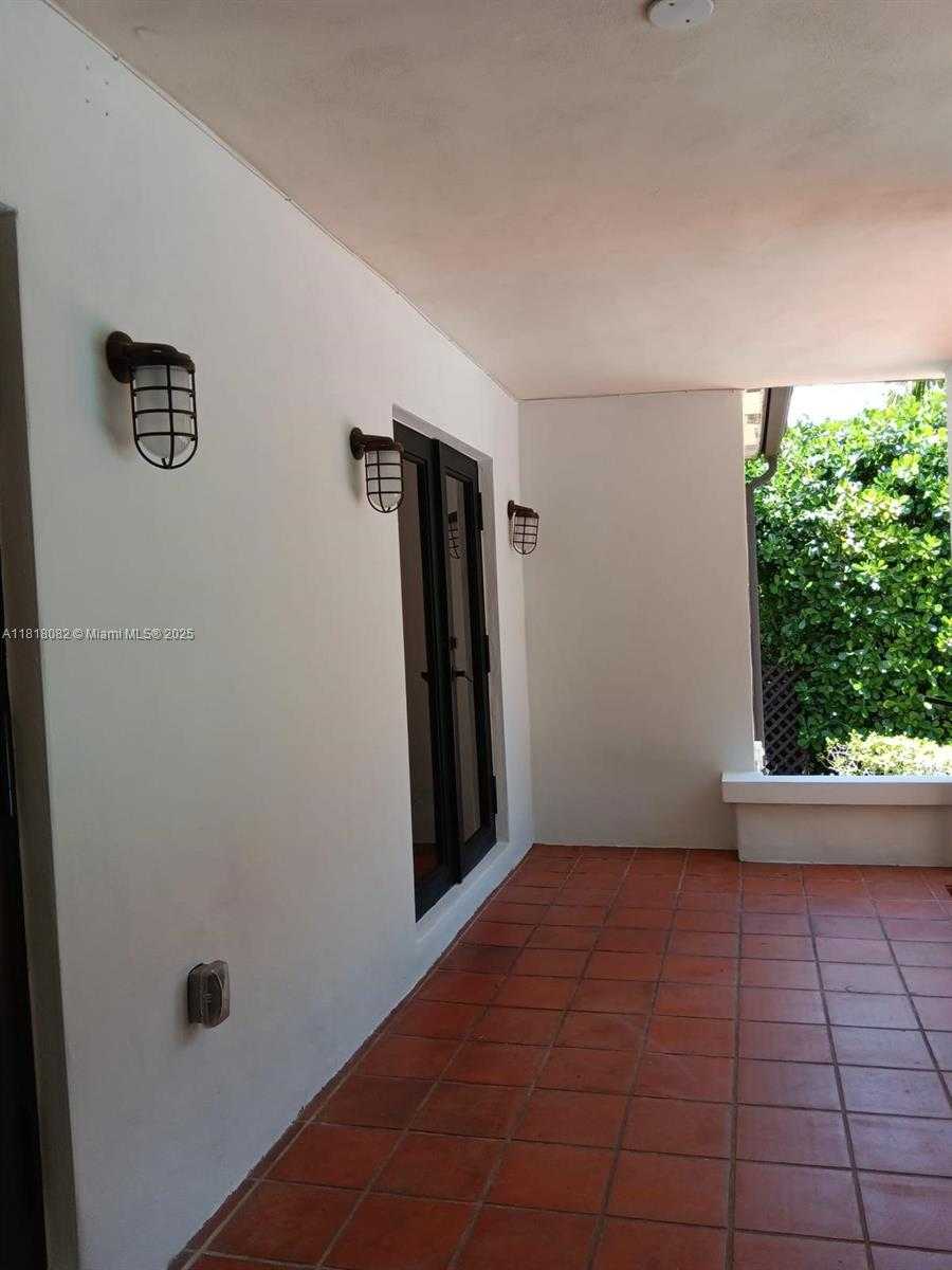Small Image of 1717 CORTEZ ST #1717, Coral Gables Number 12