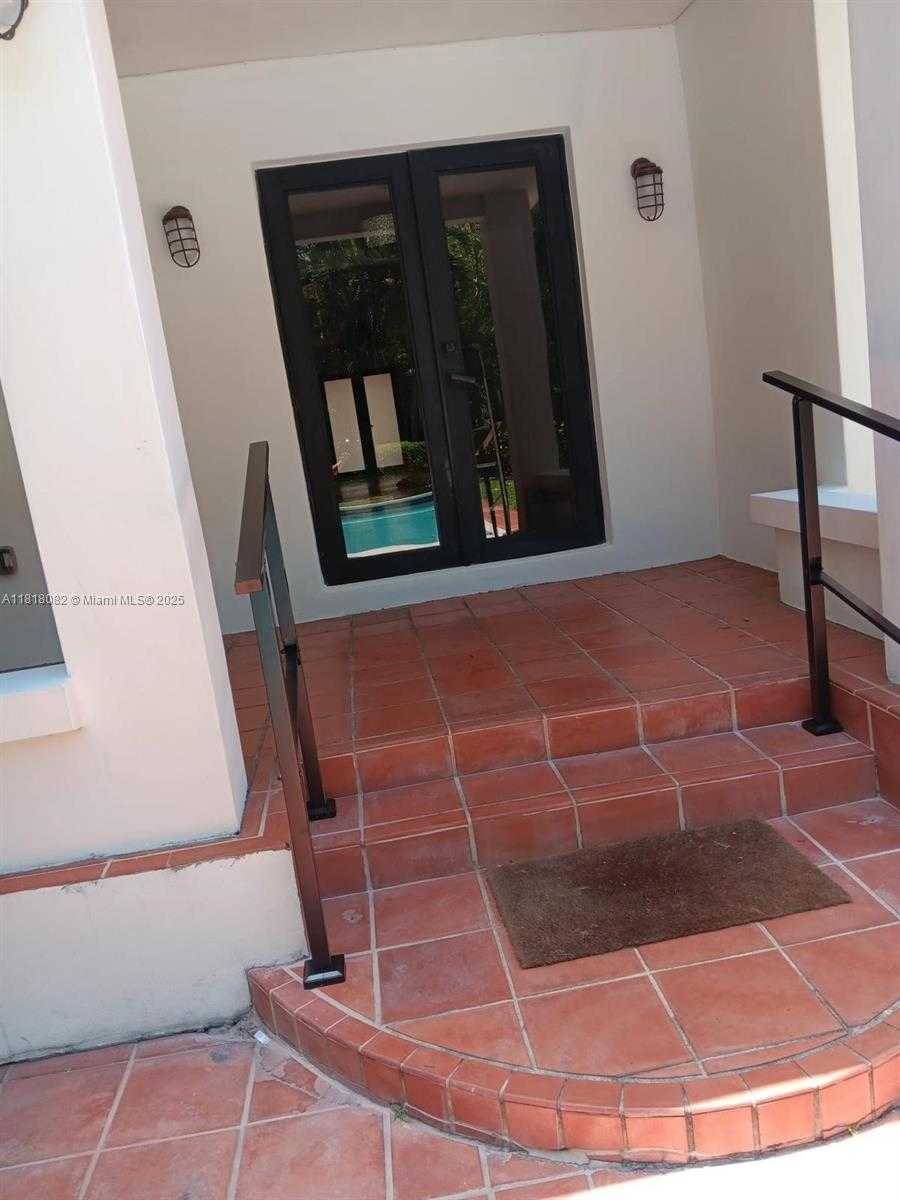 Small Image of 1717 CORTEZ ST #1717, Coral Gables Number 14