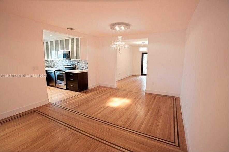 Small Image of 1717 CORTEZ ST #1717, Coral Gables Number 3