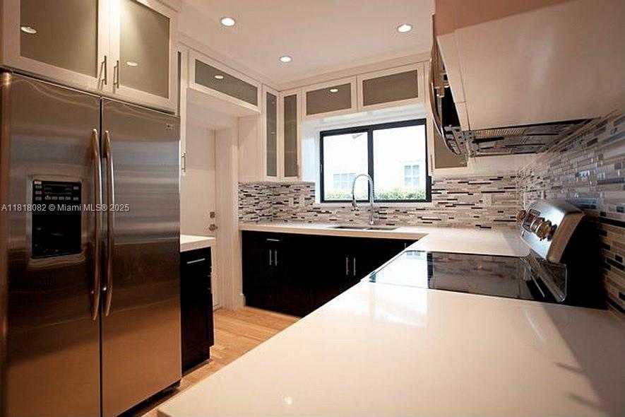 Small Image of 1717 CORTEZ ST #1717, Coral Gables Number 5