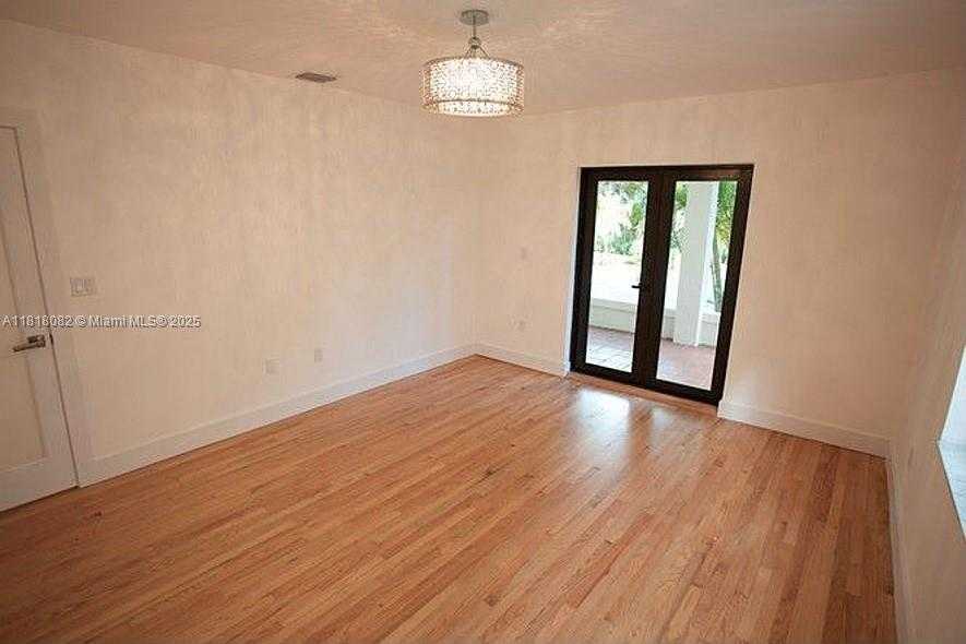 Small Image of 1717 CORTEZ ST #1717, Coral Gables Number 9