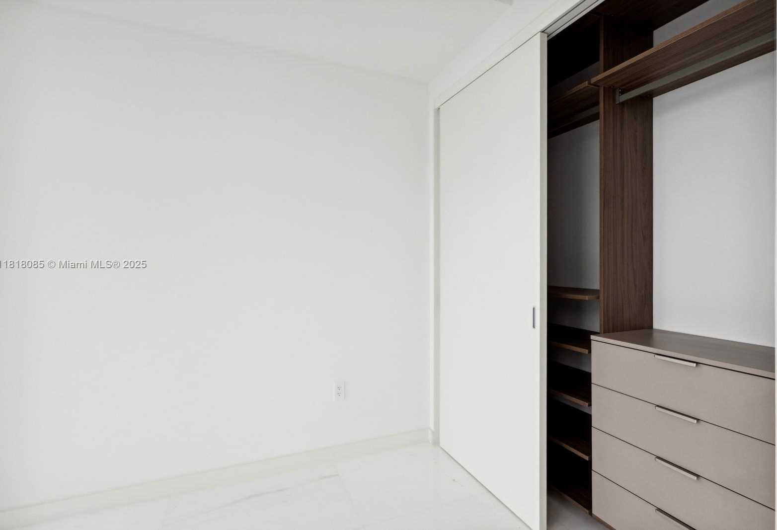 Small Image of 300 BISCAYNE BLVD WAY #5109, Miami Number 10