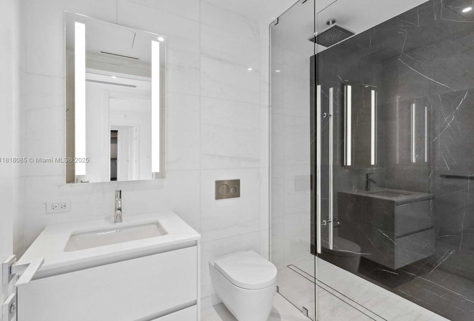 Small Image of 300 BISCAYNE BLVD WAY #5109, Miami Number 12