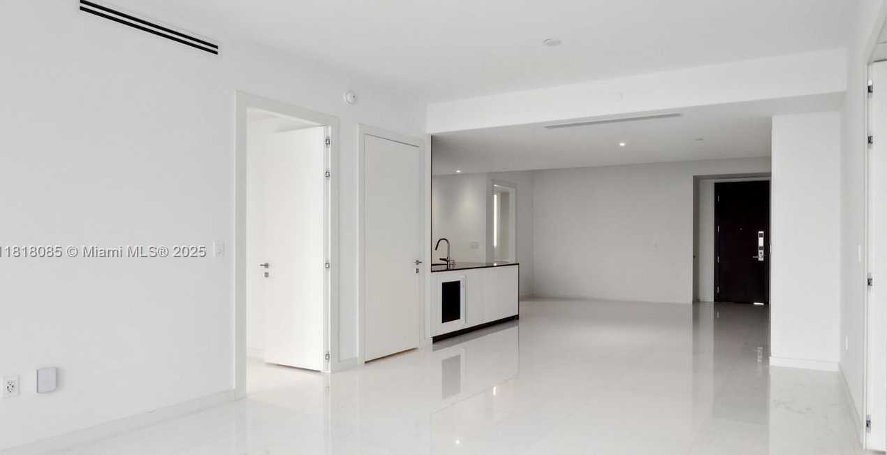 Small Image of 300 BISCAYNE BLVD WAY #5109, Miami Number 18