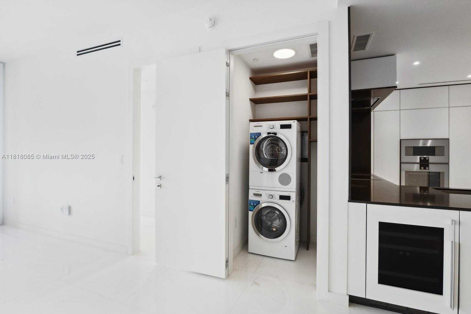 Small Image of 300 BISCAYNE BLVD WAY #5109, Miami Number 21
