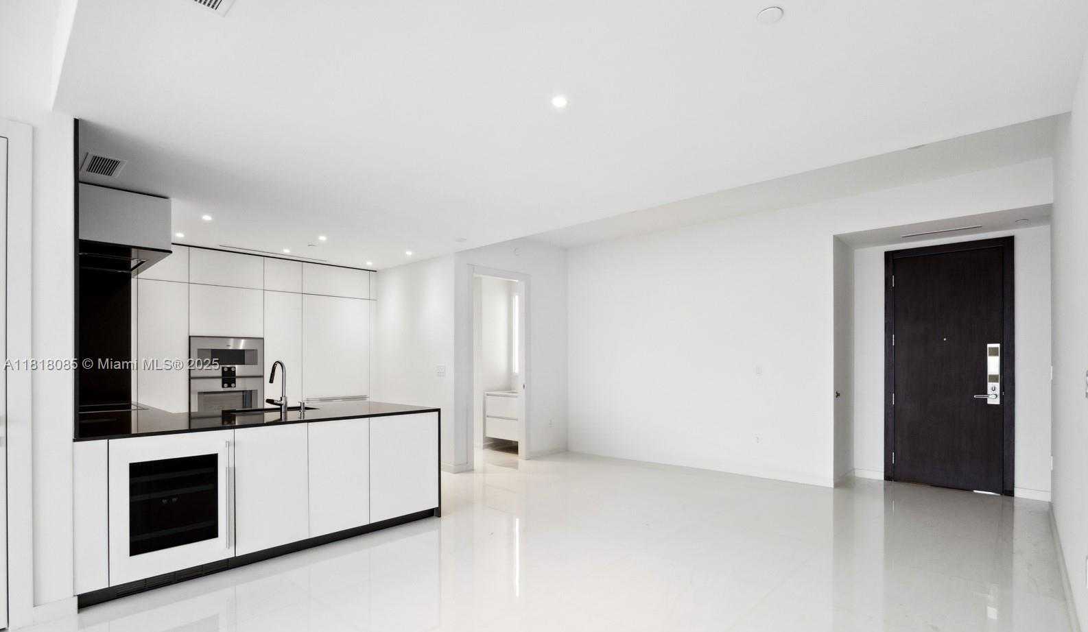Small Image of 300 BISCAYNE BLVD WAY #5109, Miami Number 23