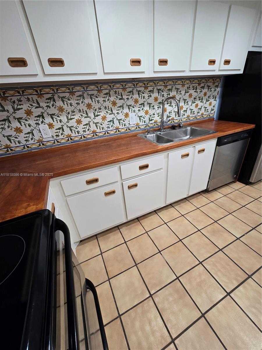 Small Image of 150 SOUTH EAST 25TH RD #6A, Miami Number 34