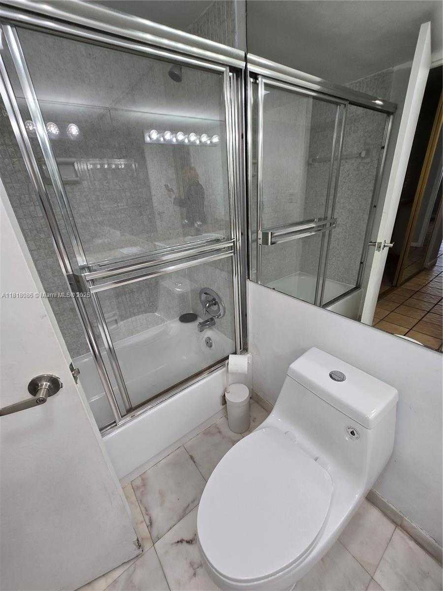 Small Image of 150 SOUTH EAST 25TH RD #6A, Miami Number 6