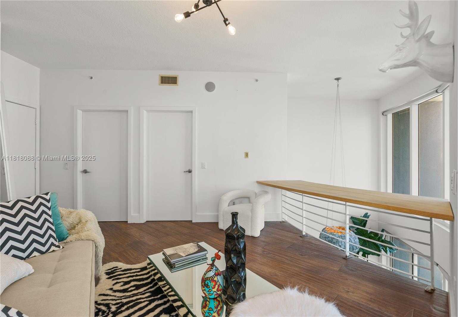 Small Image of 60 SOUTH WEST 13TH ST #4616, Miami Number 26