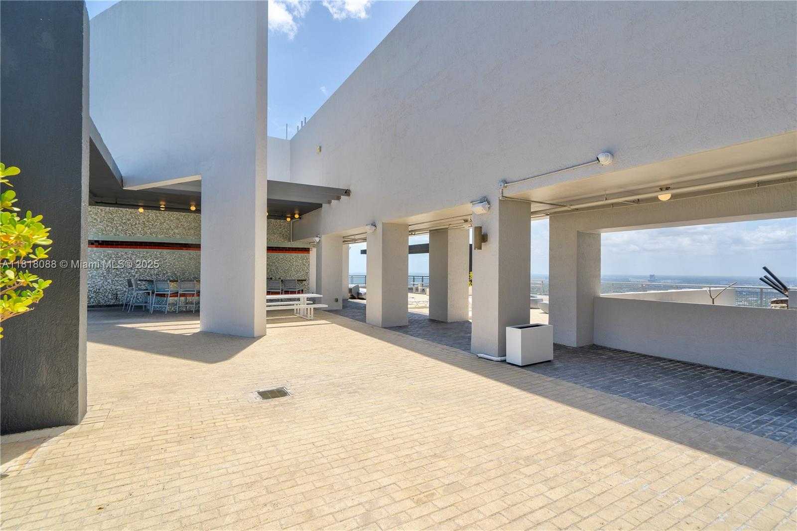 Small Image of 60 SOUTH WEST 13TH ST #4616, Miami Number 52