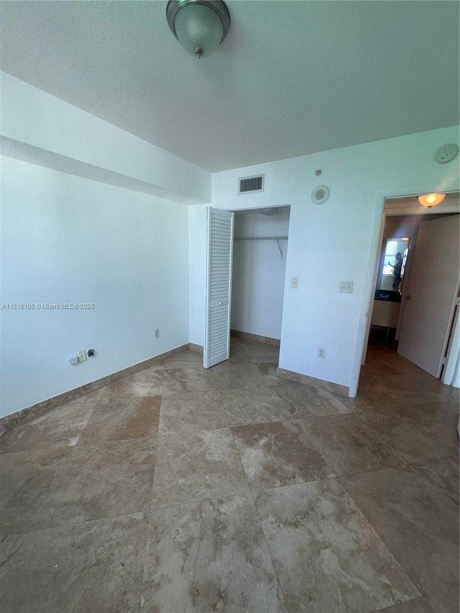 Small Image of 31 SOUTH EAST 5 ST #3004, Miami Number 18