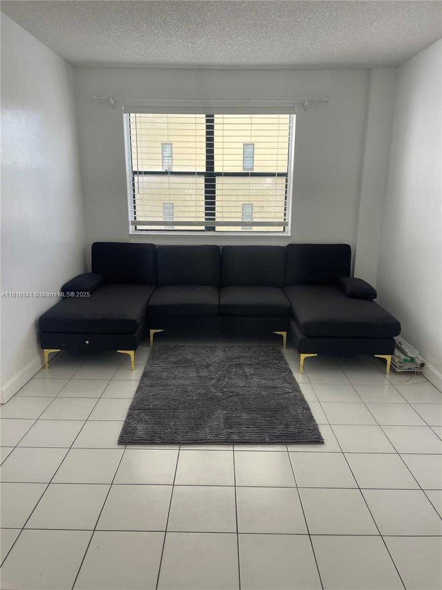 Small Image of 1390 OCEAN DR #302, Miami Beach Number 11