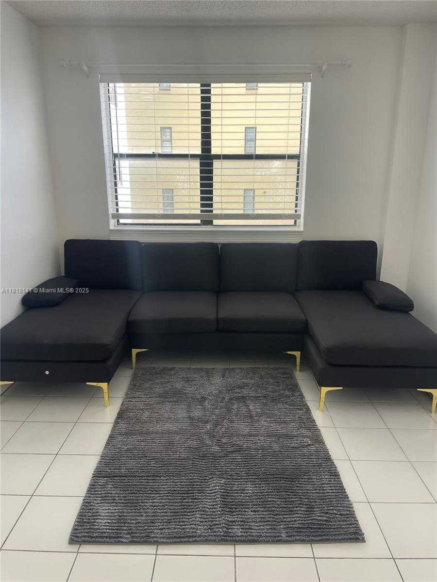 Small Image of 1390 OCEAN DR #302, Miami Beach Number 12