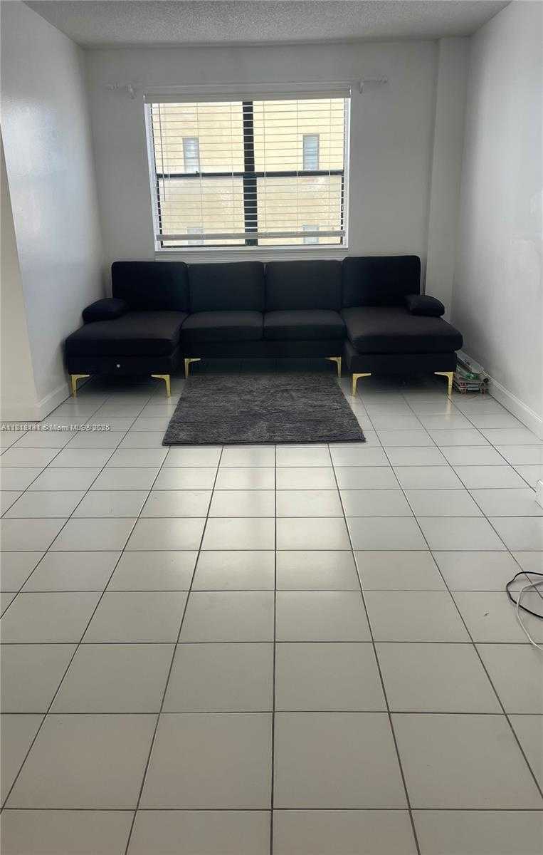 Small Image of 1390 OCEAN DR #302, Miami Beach Number 13