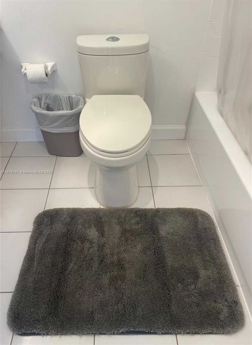 Small Image of 1390 OCEAN DR #302, Miami Beach Number 21