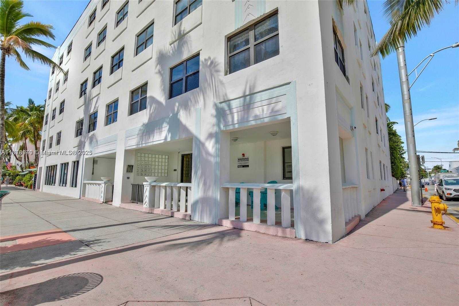 Small Image of 1390 OCEAN DR #302, Miami Beach Number 35