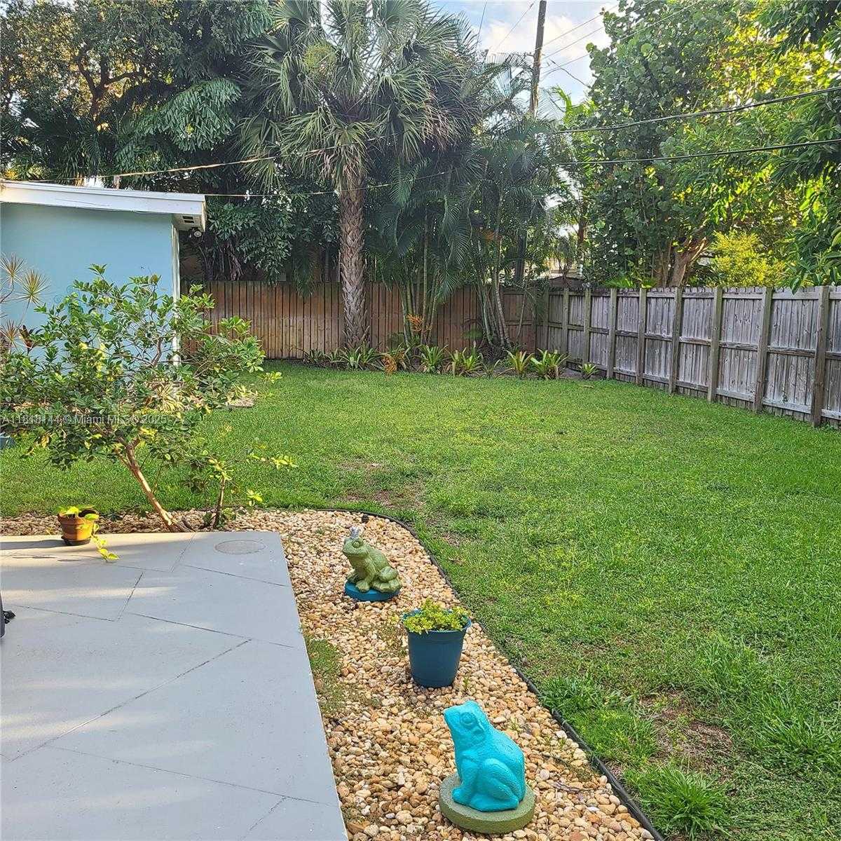 Small Image of 2741 NORTH EAST 16TH AVE, Wilton Manors Number 18