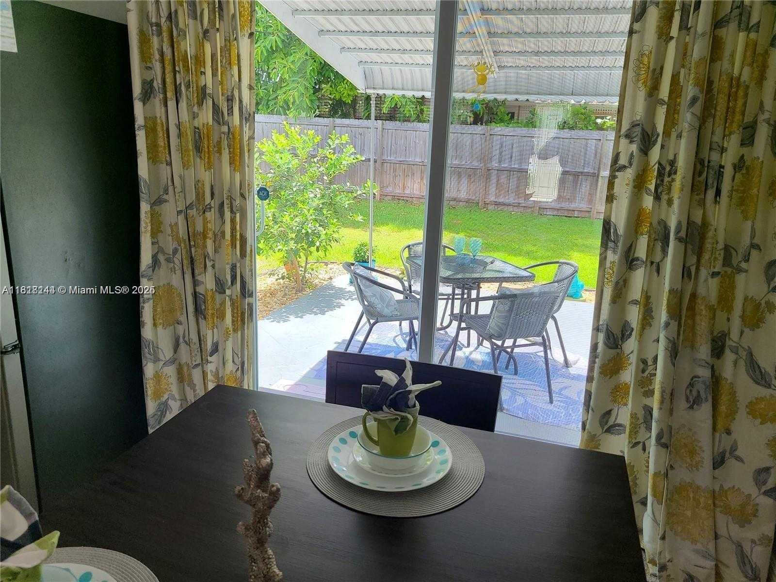 Small Image of 2741 NORTH EAST 16TH AVE, Wilton Manors Number 5