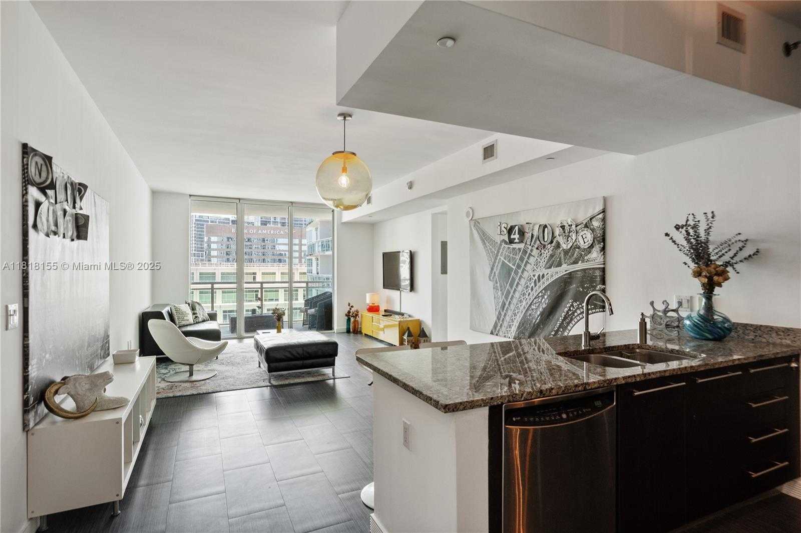 Small Image of 951 BRICKELL AVE #3700, Miami Number 4