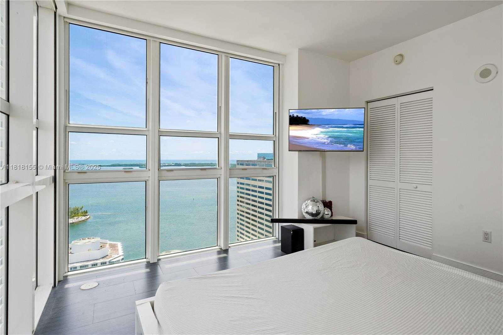Small Image of 951 BRICKELL AVE #3700, Miami Number 6