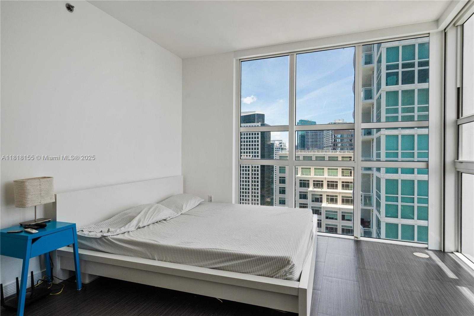 Small Image of 951 BRICKELL AVE #3700, Miami Number 7