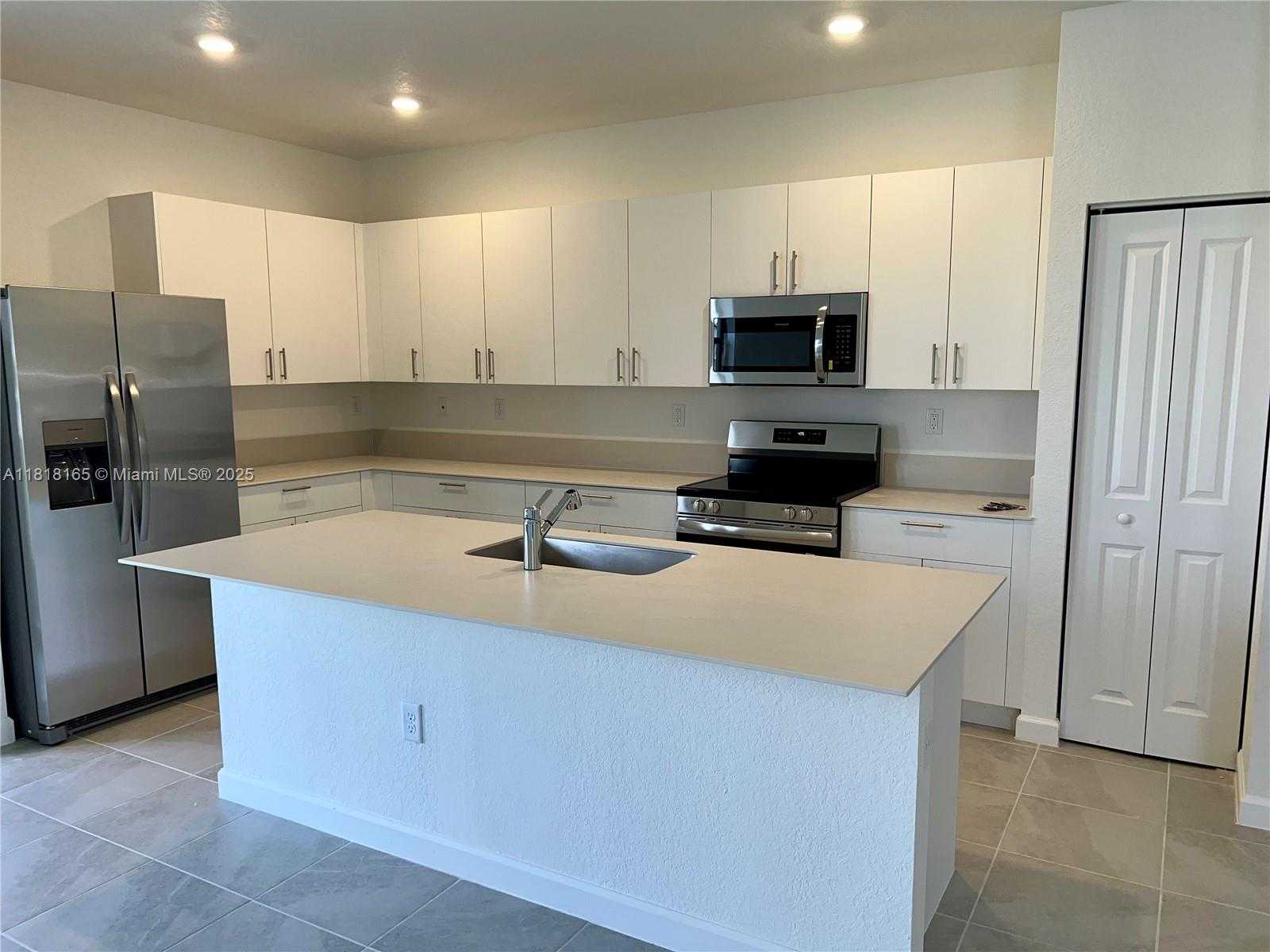 Small Image of 2929 SOUTH EAST 23RD AVE, Homestead Number 11