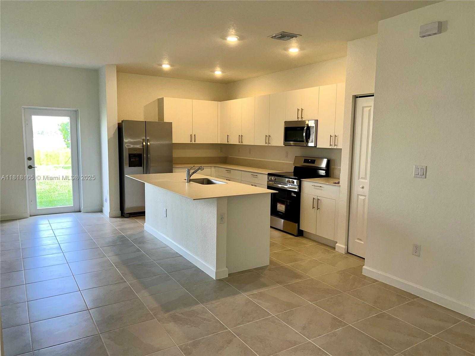 Small Image of 2929 SOUTH EAST 23RD AVE, Homestead Number 9