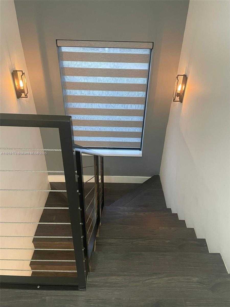 Small Image of 3270 SOUTH WEST 44TH ST, Dania Beach Number 11
