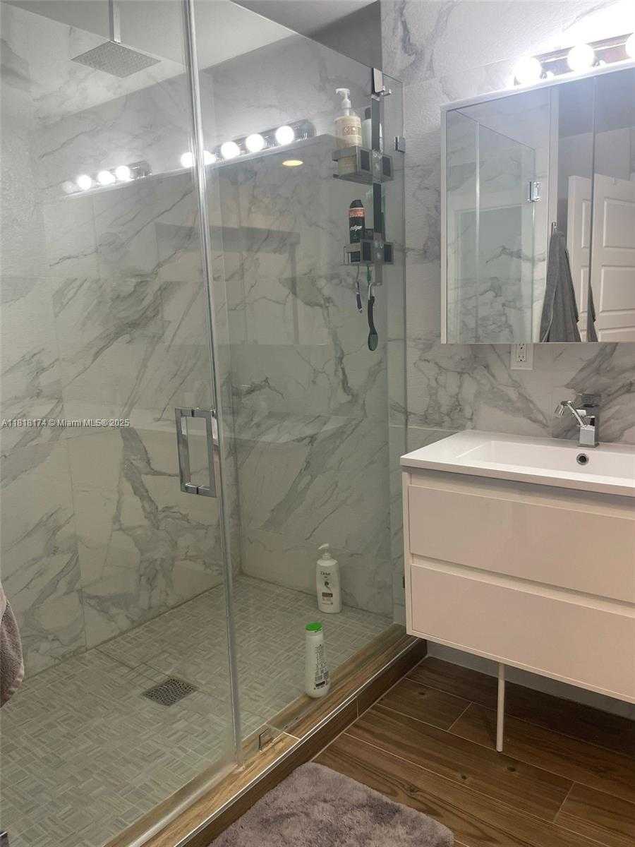 Small Image of 3270 SOUTH WEST 44TH ST, Dania Beach Number 12