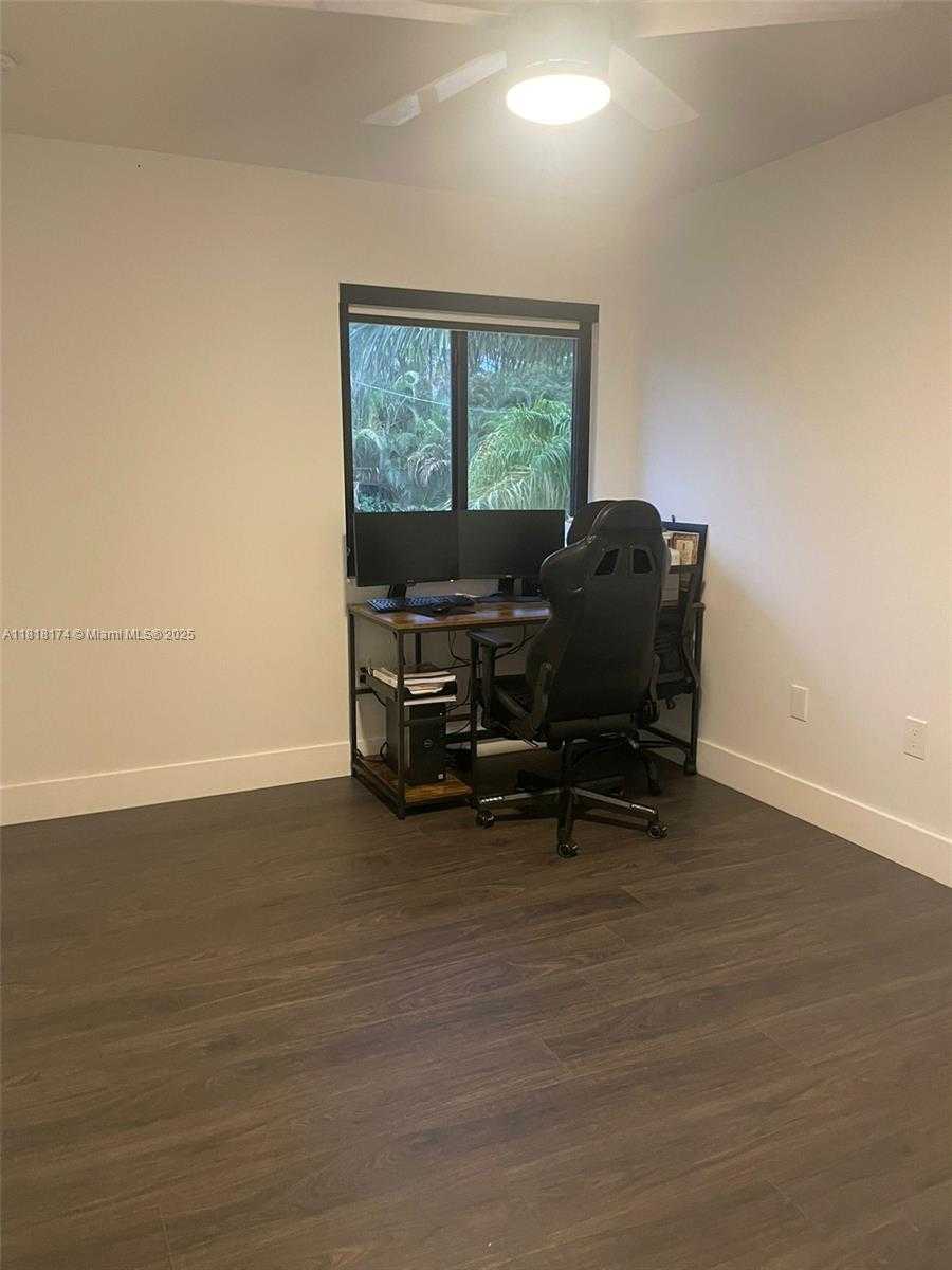 Small Image of 3270 SOUTH WEST 44TH ST, Dania Beach Number 14