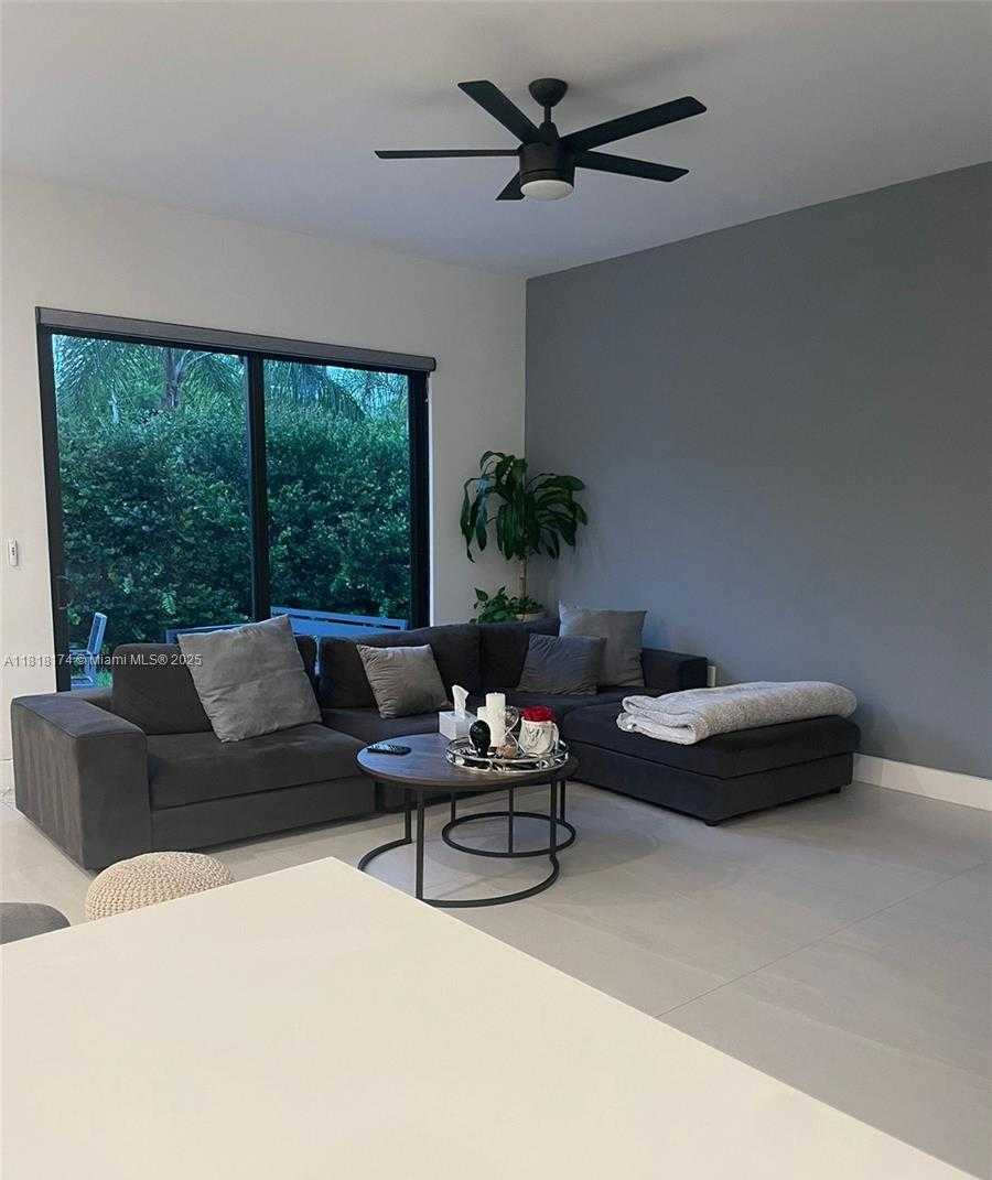 Small Image of 3270 SOUTH WEST 44TH ST, Dania Beach Number 7