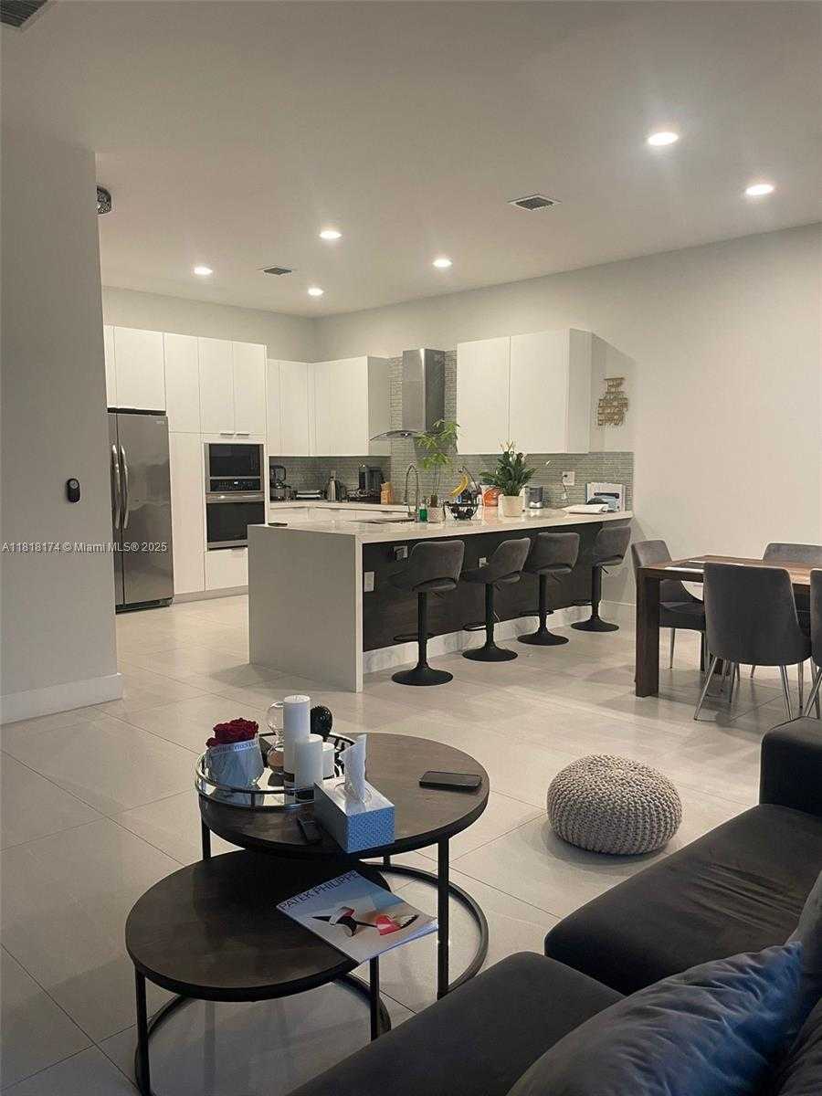 Small Image of 3270 SOUTH WEST 44TH ST, Dania Beach Number 9