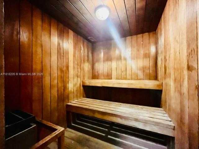 Small Image of 6770 INDIAN CREEK DR #11S, Miami Beach Number 24