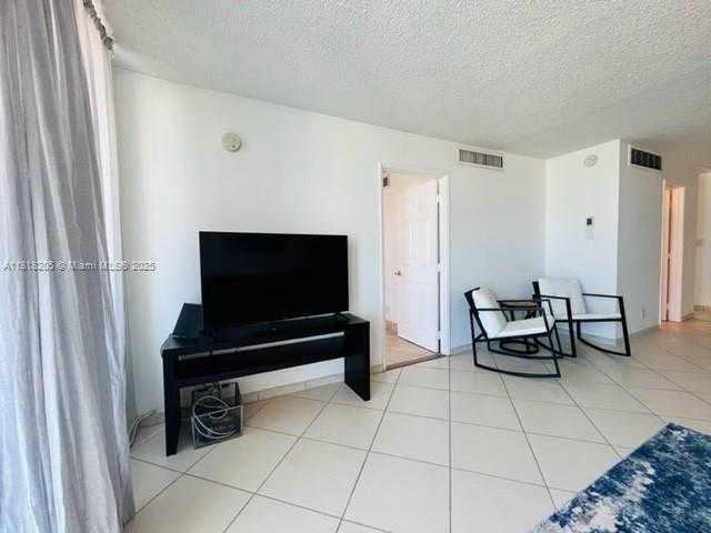 Small Image of 6770 INDIAN CREEK DR #11S, Miami Beach Number 3