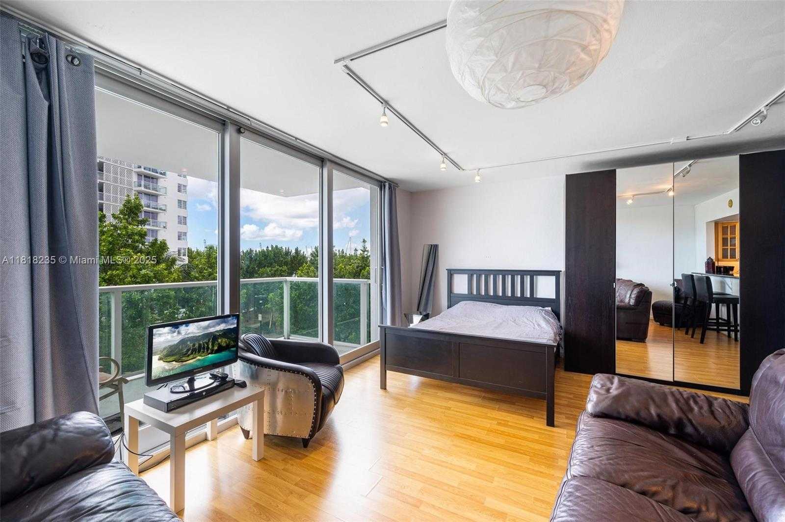 Small Image of 1000 WEST AVE #208, Miami Beach Number 2