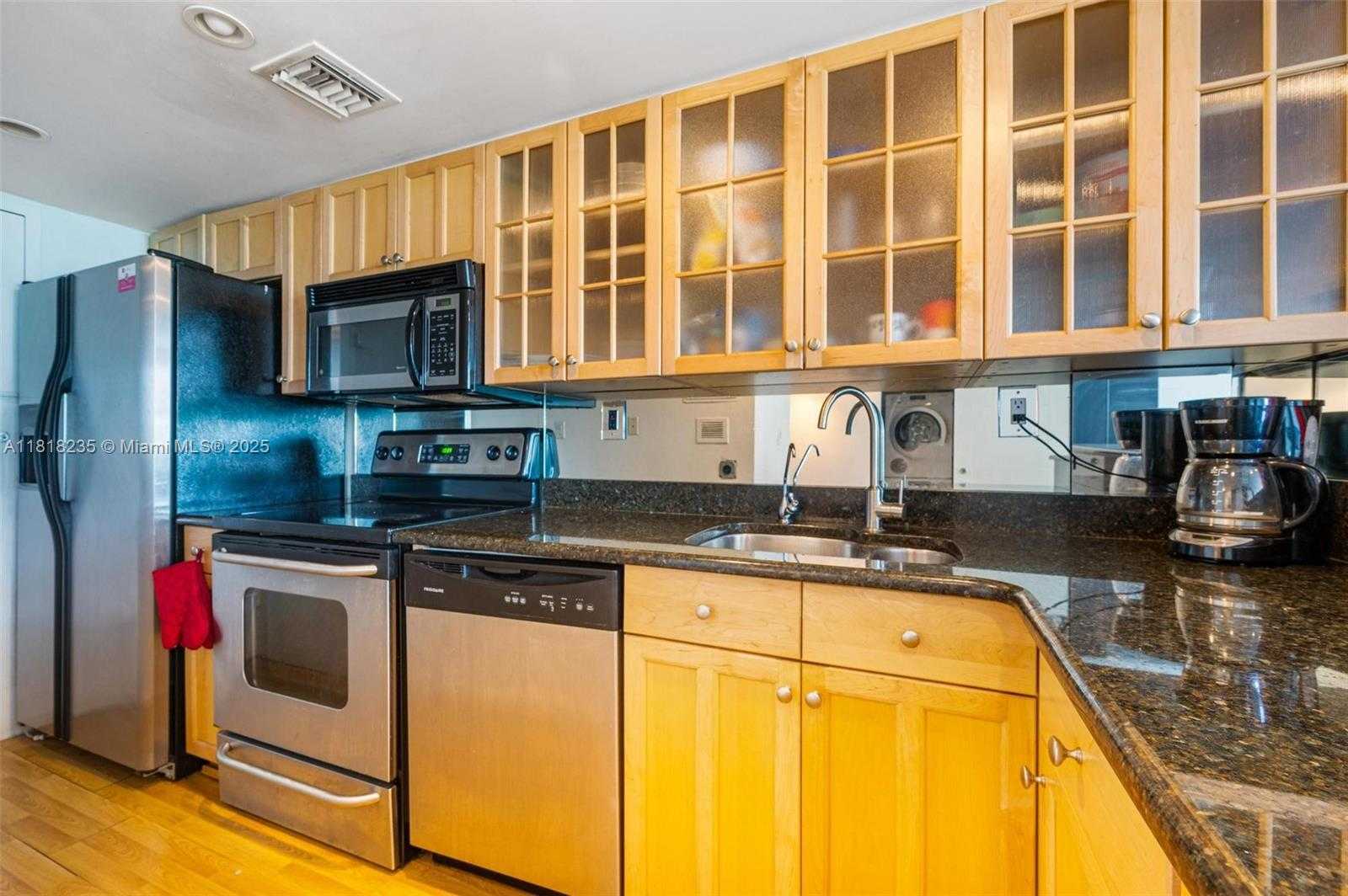 Small Image of 1000 WEST AVE #208, Miami Beach Number 4
