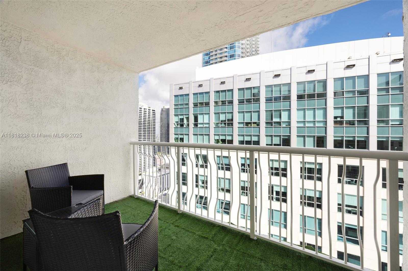 Small Image of 1200 BRICKELL BAY DR #4010, Miami Number 12