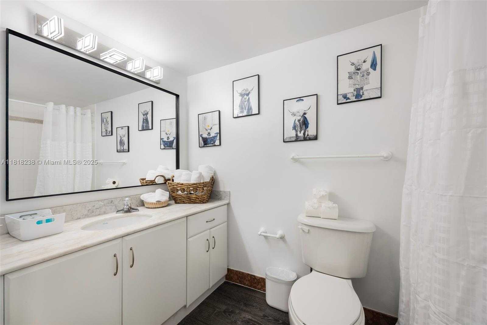 Small Image of 1200 BRICKELL BAY DR #4010, Miami Number 15