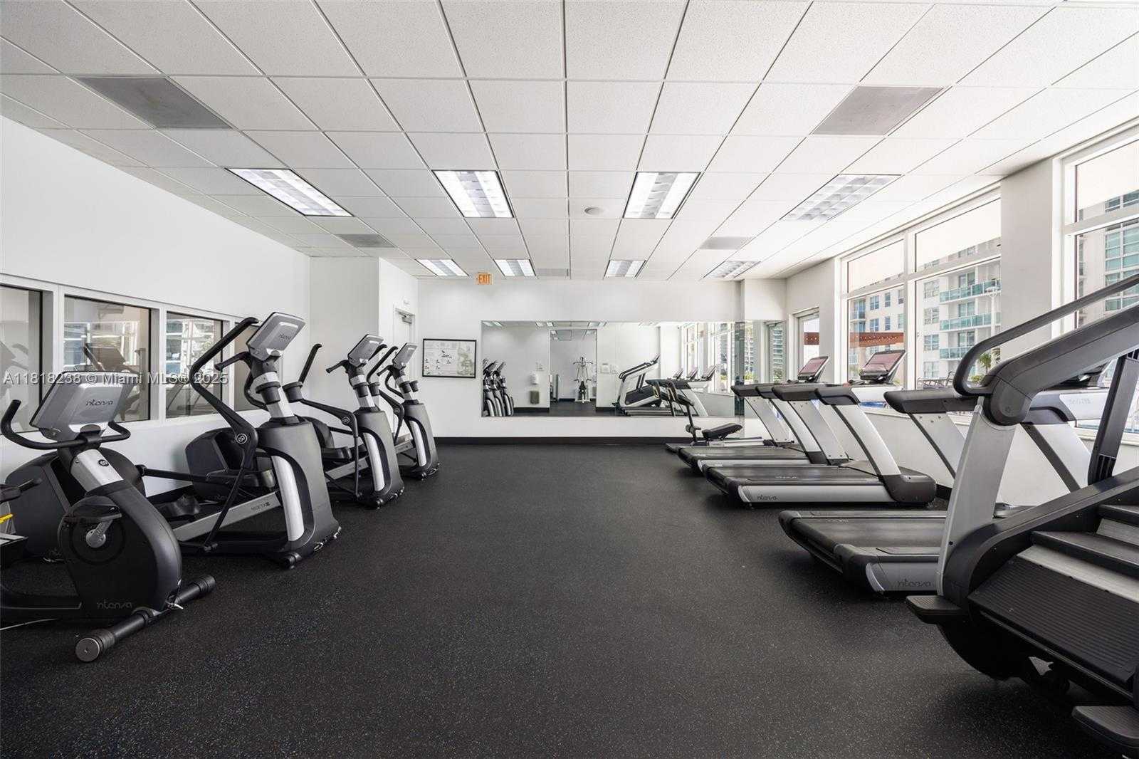 Small Image of 1200 BRICKELL BAY DR #4010, Miami Number 22