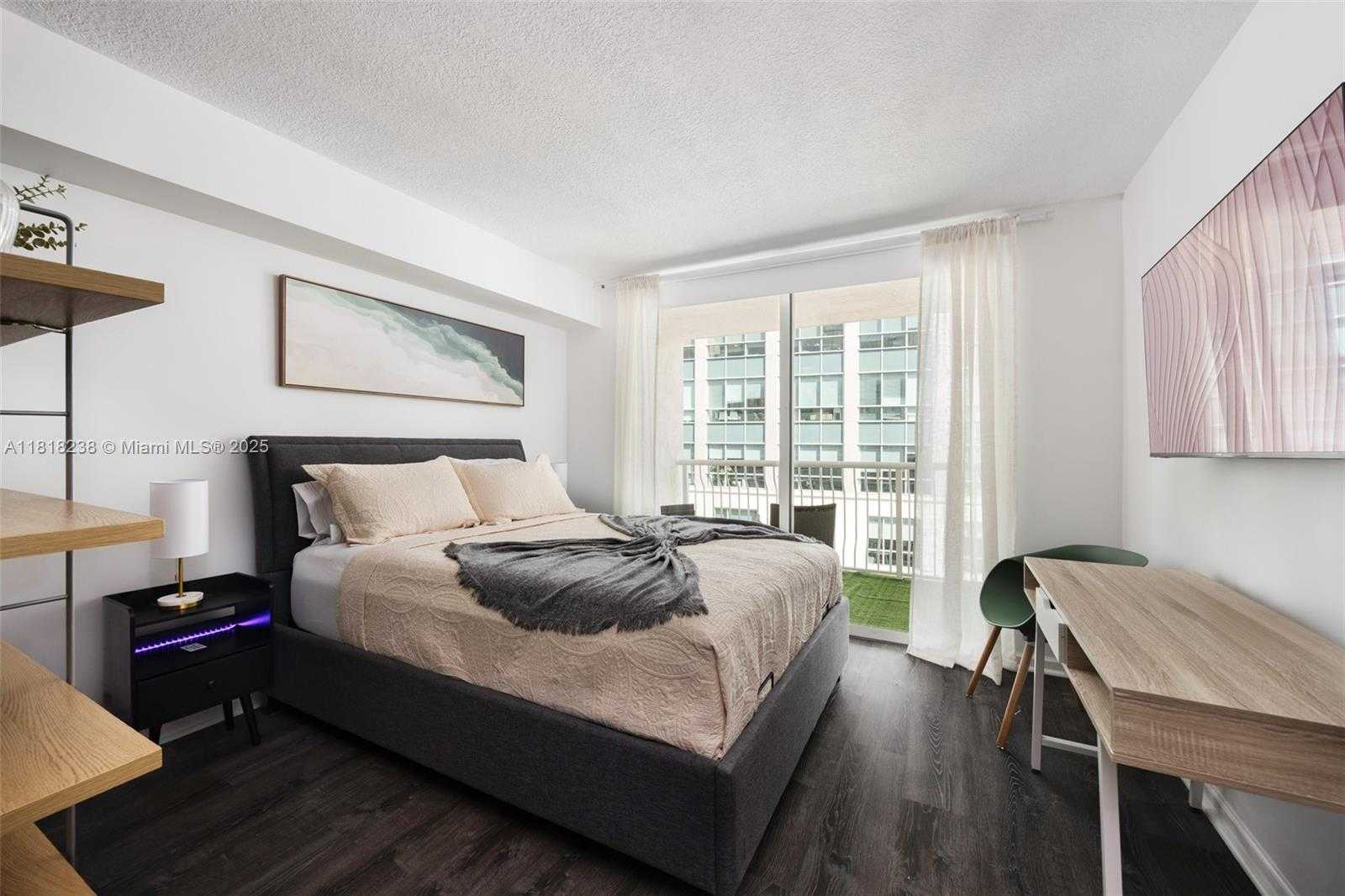 Small Image of 1200 BRICKELL BAY DR #4010, Miami Number 8