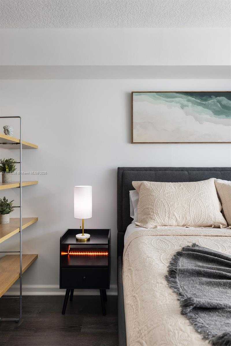 Small Image of 1200 BRICKELL BAY DR #4010, Miami Number 9