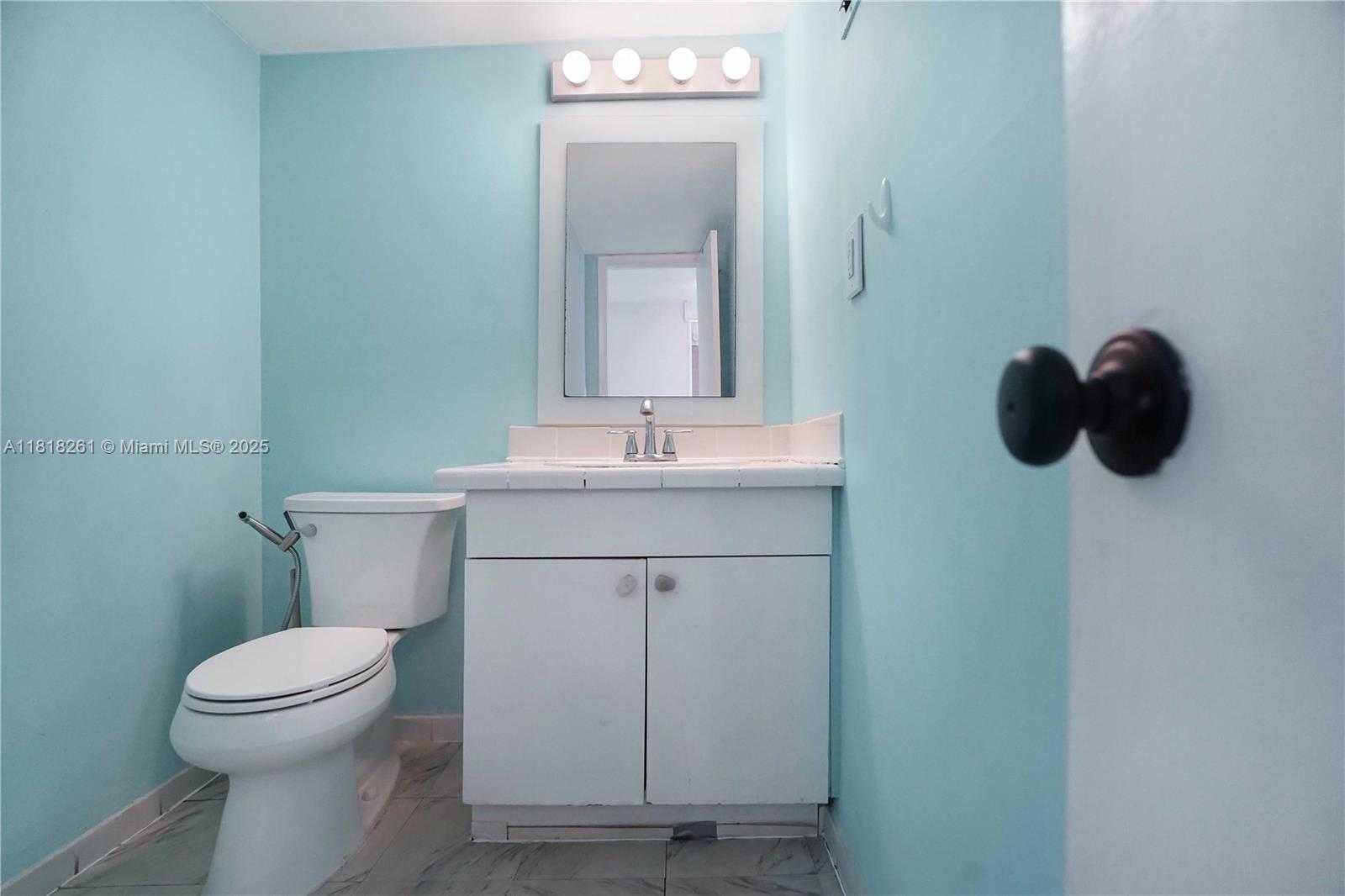 Small Image of 6900 BAY DR #3H, Miami Beach Number 11