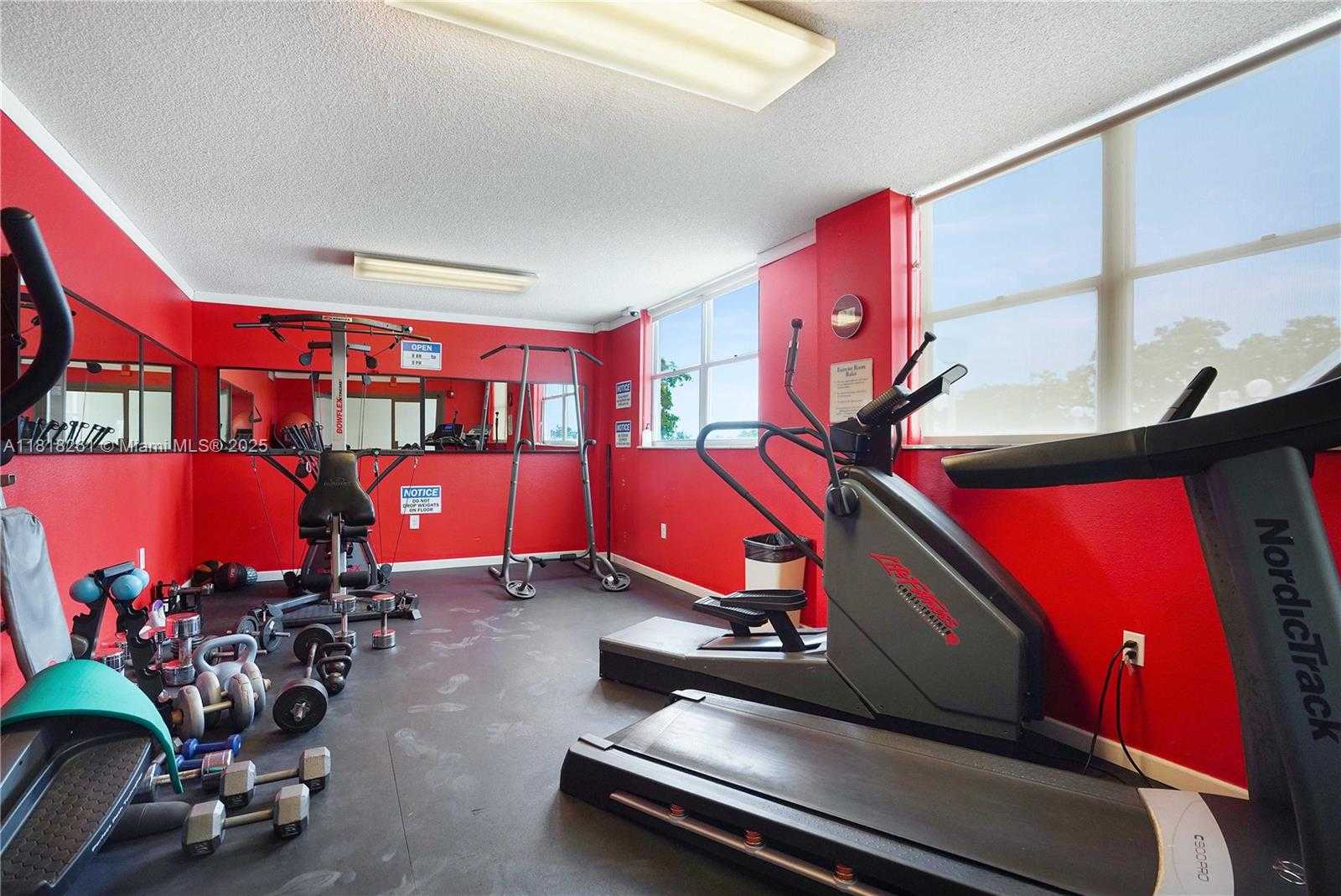Small Image of 6900 BAY DR #3H, Miami Beach Number 28