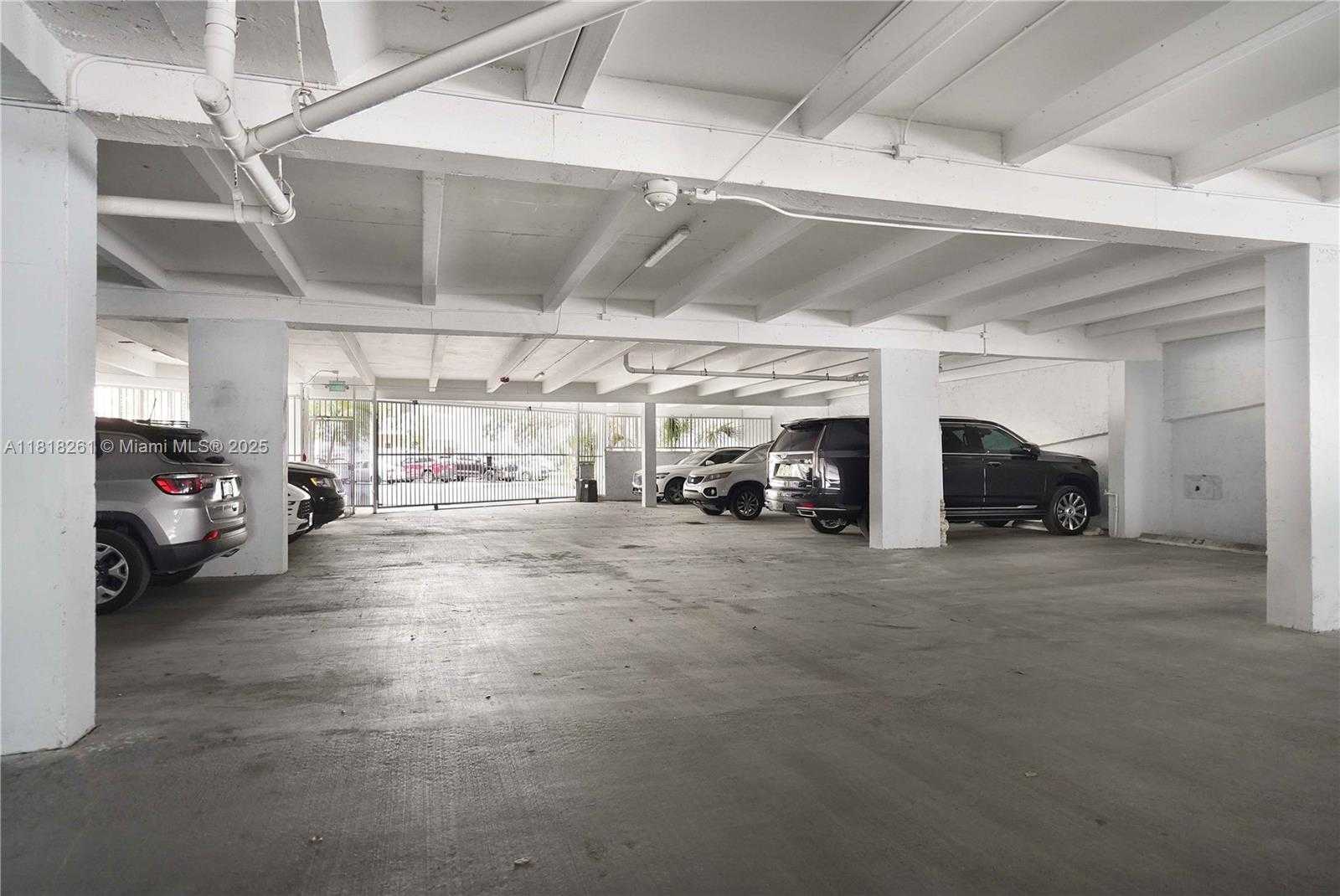 Small Image of 6900 BAY DR #3H, Miami Beach Number 29