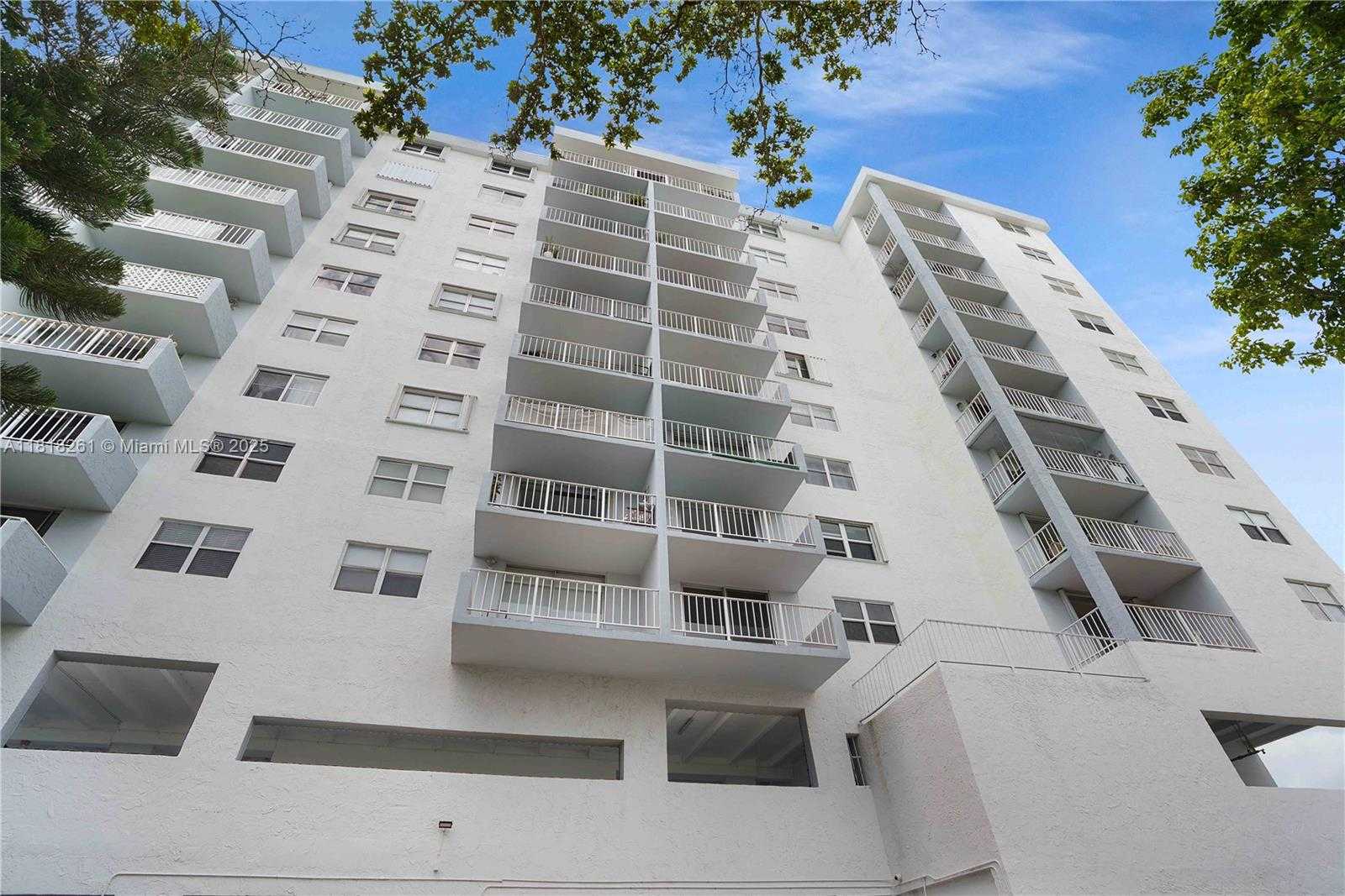 Small Image of 6900 BAY DR #3H, Miami Beach Number 31