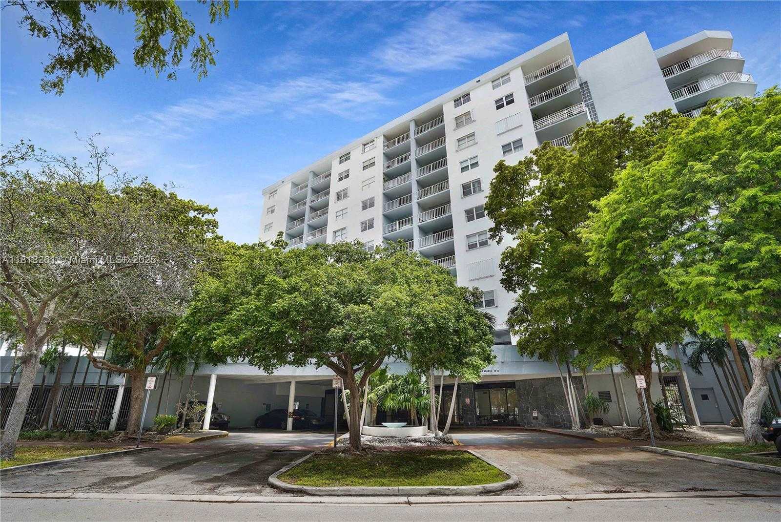 Small Image of 6900 BAY DR #3H, Miami Beach Number 32