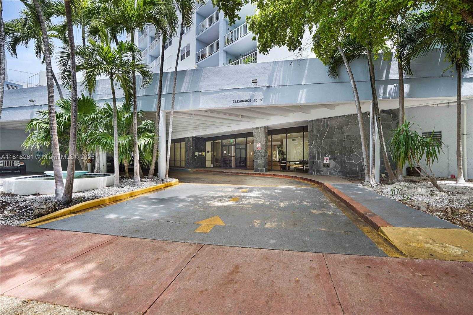 Small Image of 6900 BAY DR #3H, Miami Beach Number 34