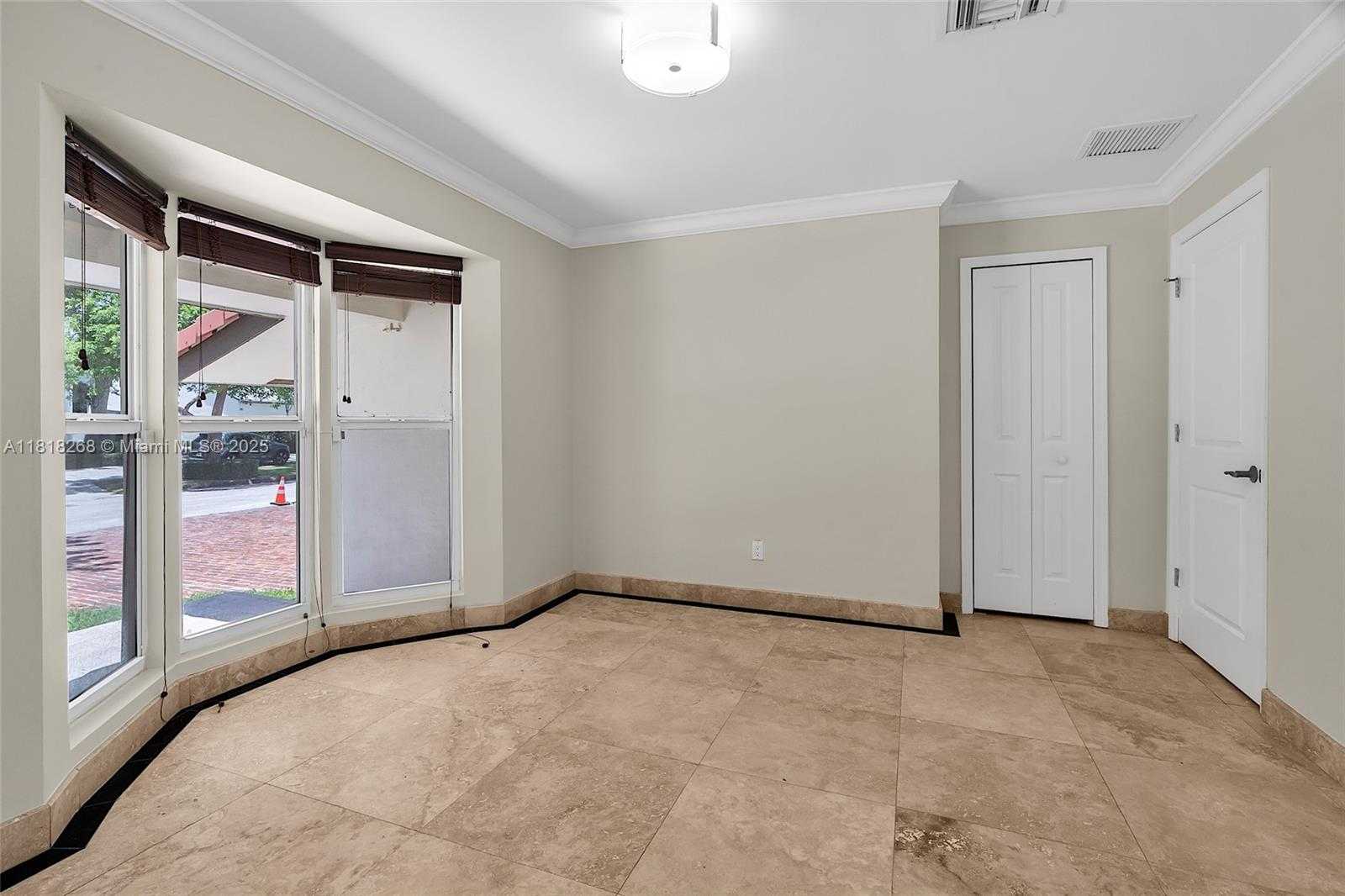 Small Image of 9 GATEHOUSE RD #9, Sea Ranch Lakes Number 17