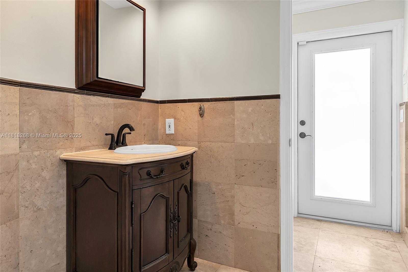 Small Image of 9 GATEHOUSE RD #9, Sea Ranch Lakes Number 20